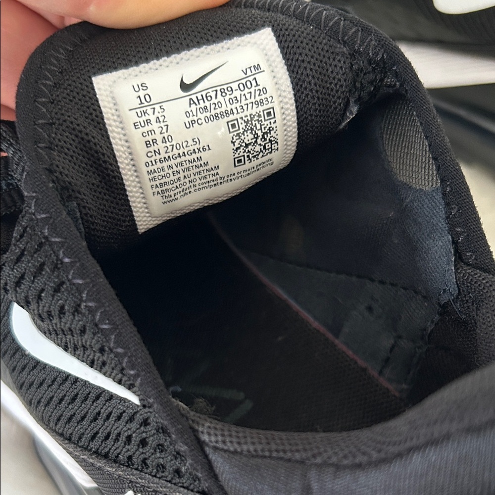 Nike Air Max 270 Women’s Size 10 Black and White Sneakers. Excellent Condition - Picture 8 of 10